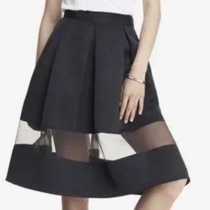 Express Women's Black Pleated Waist Midi A Line Skirt With Mesh Panel SZ 6 B1-11